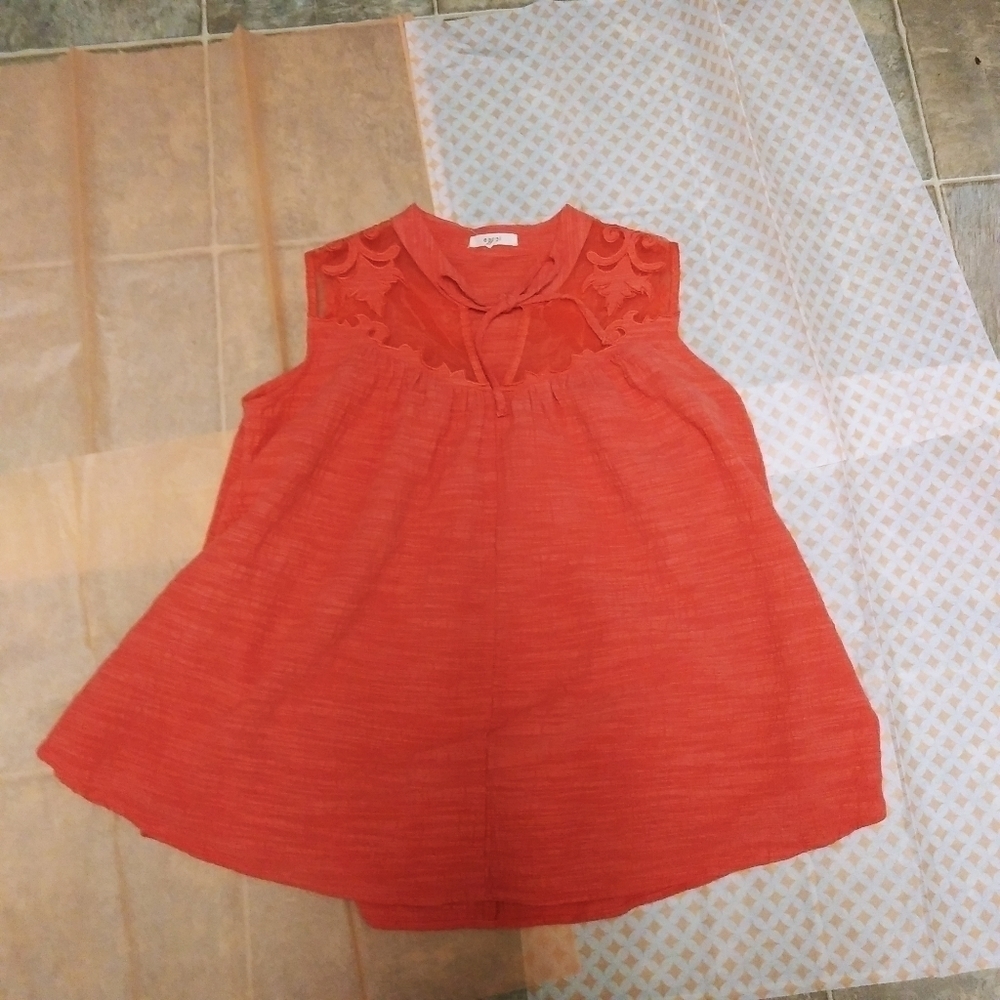Easel Sleeveless Top